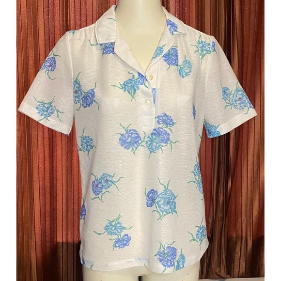 Tops - Vintage White Collared with Blue Flowers size Small/Medium